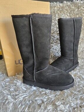 UGG Classic Tall Boot in Black - Kids Cozy Suede Shearling